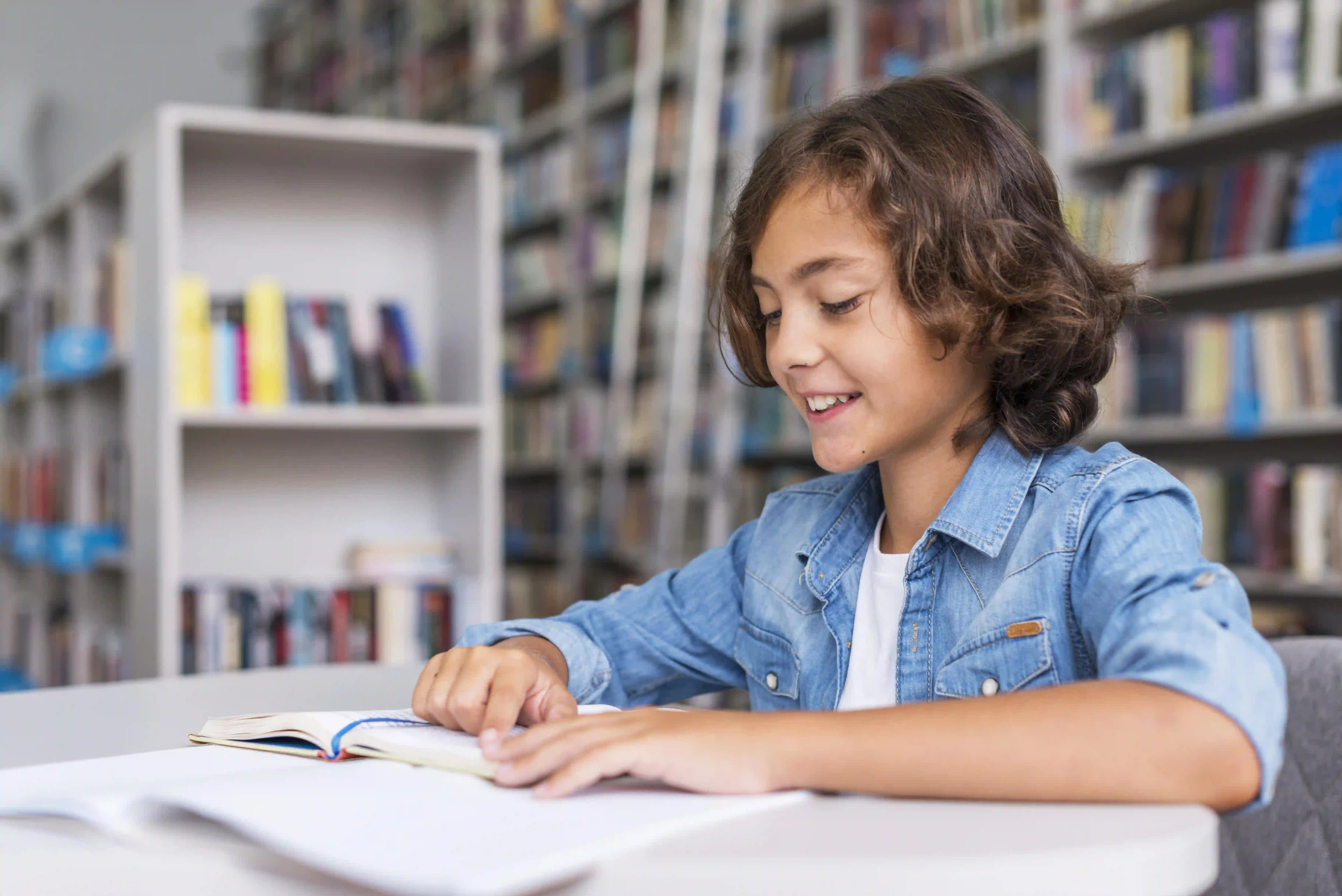 Student learning online with Cubex Learning expert tutors
